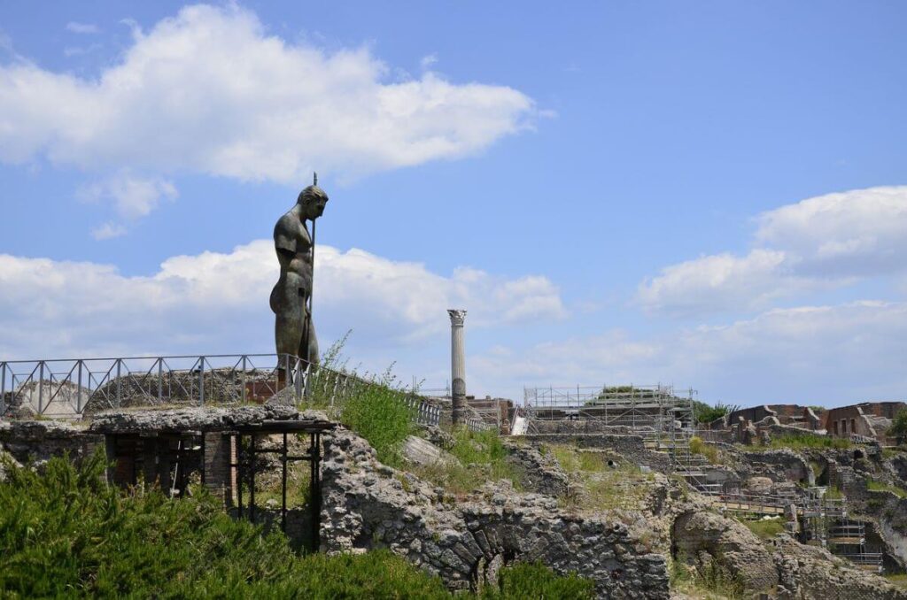 Pompeii statue
