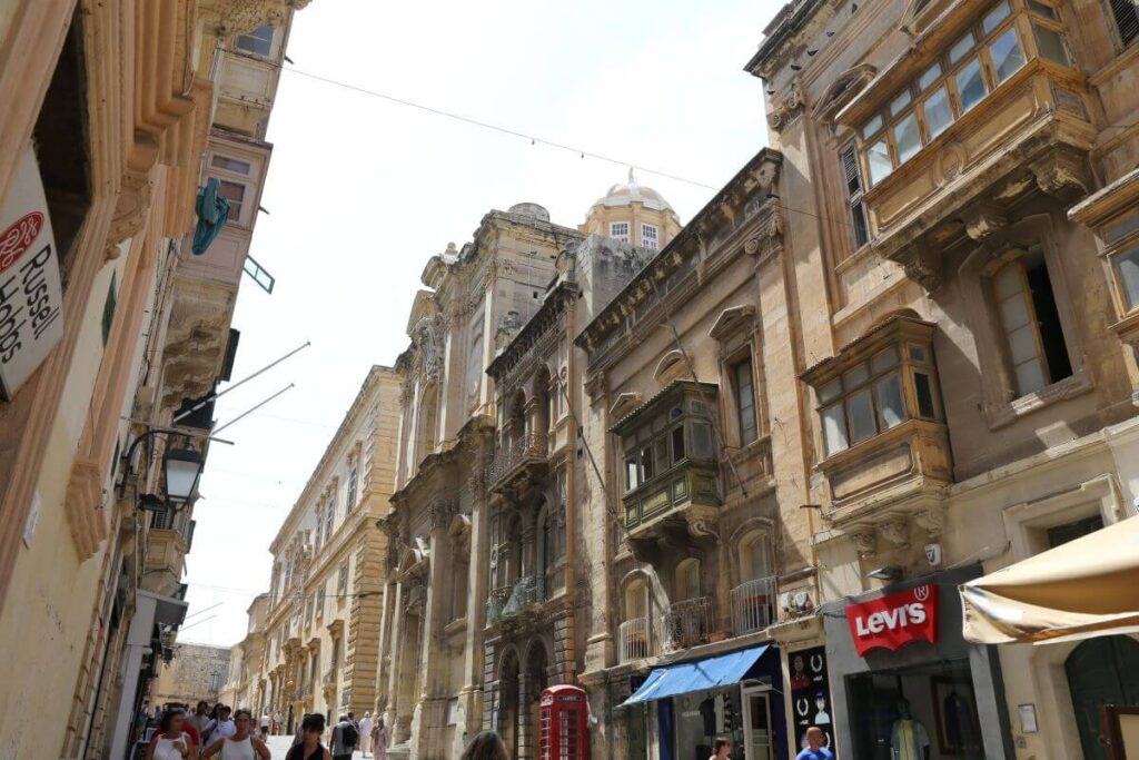 malta street balconies