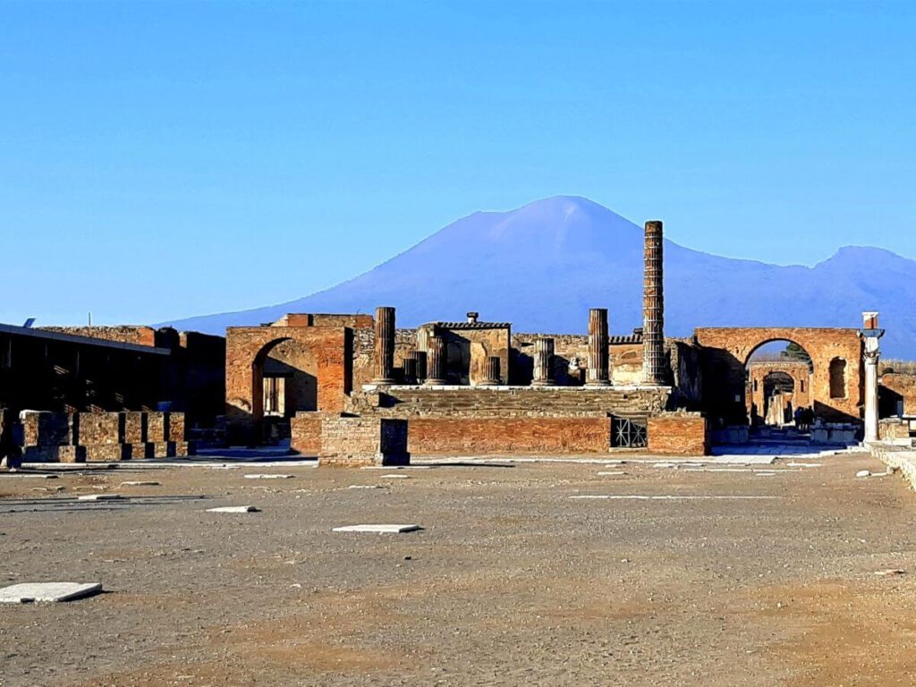 Pompeii with volcano